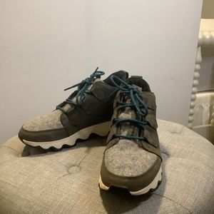 Sorel Kinetic Caribou Sneaker Boot Size  7.5 - 8